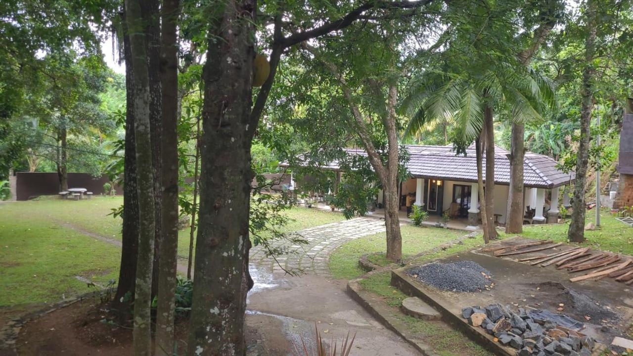 Villa D55 Kandy Exteriör bild