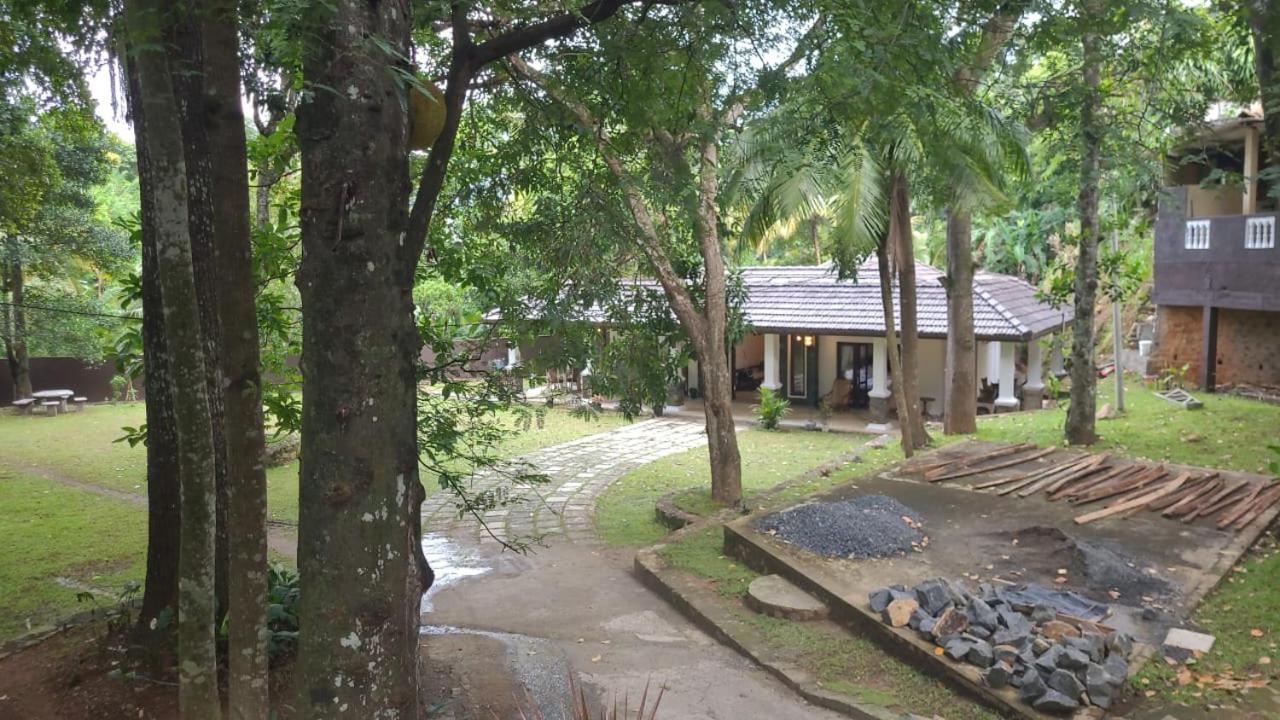 Villa D55 Kandy Exteriör bild